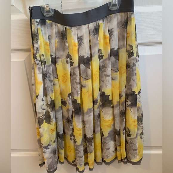 cleo Dresses & Skirts - Cute summer skirt, size-2